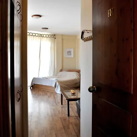 Guest house Rozita's 2*